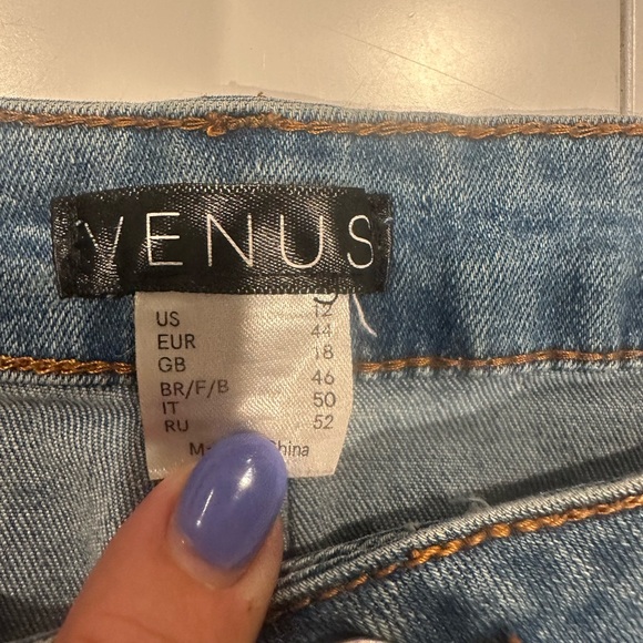 VENUS‎ Blue Jeans with Red Floral Embroidery - Picture 2 of 7